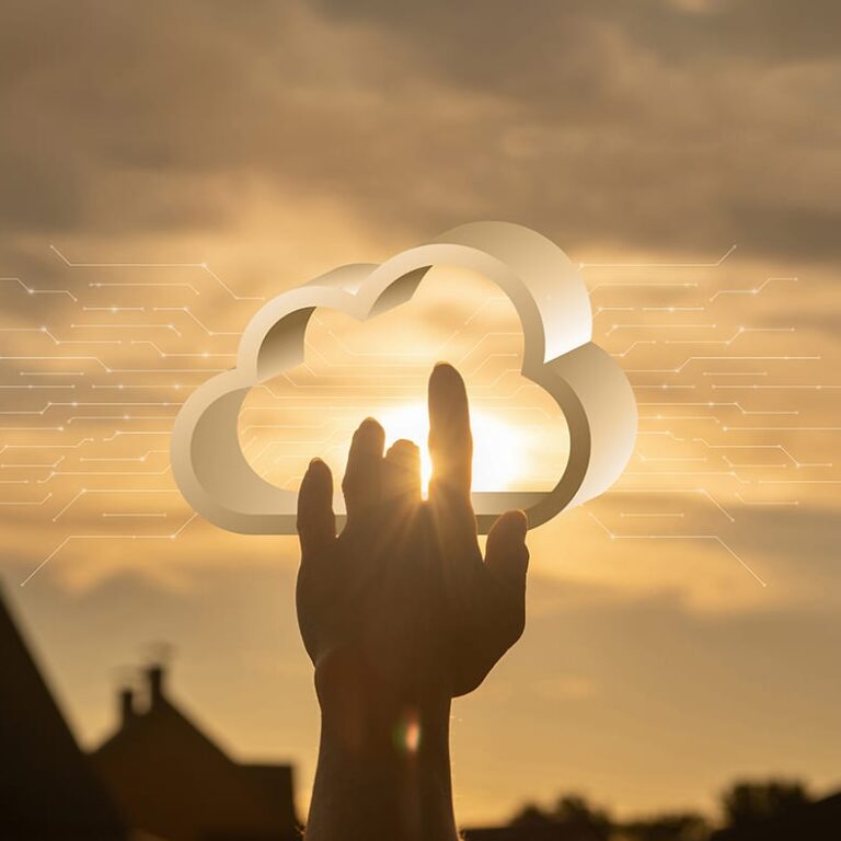 AdobeStock_671776022 LR Cloud Technology Solar Power